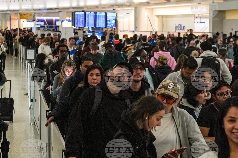 APTOPIX Travel Delays