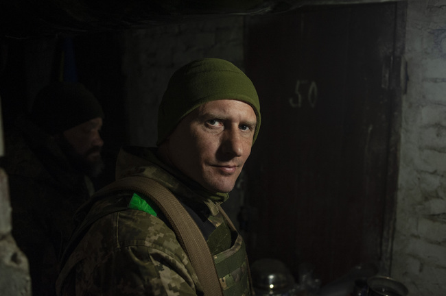 Украинските сили се изтеглят вследствие на ожесточено руско настъпление в Бахмут, заяви Великобритания