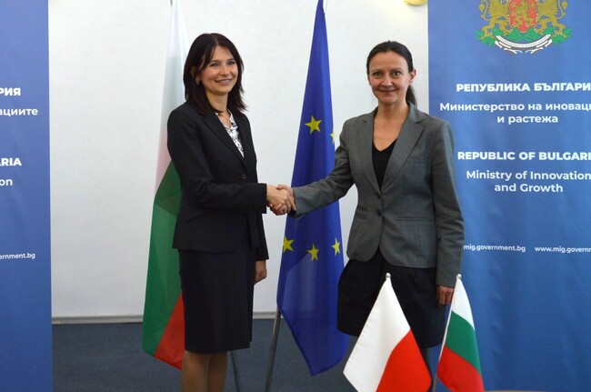 Задълбочаване на сътрудничеството между технологичните паркове в България и Полша обсъдиха министър Младенова и посланик Янишевска