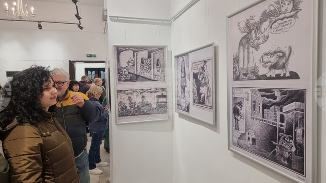 С изложба на карикатуриста Георги Чаушов беше открит фестивалът „Смехотерапия“ в Лом