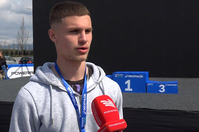 КосоваПрес: Албанецът Лионел Меси говори за напрежението заради името му