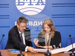 Национален пресклуб на БТА - Пловдив - „Блу Ем“ - БТА - партньорски договор - подписване