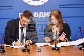 Национален пресклуб на БТА - Пловдив - „Блу Ем“ - БТА - партньорски договор - подписване