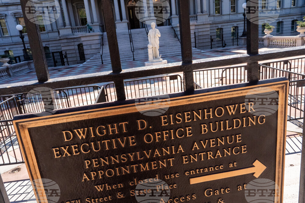 Trump Columbus Statue