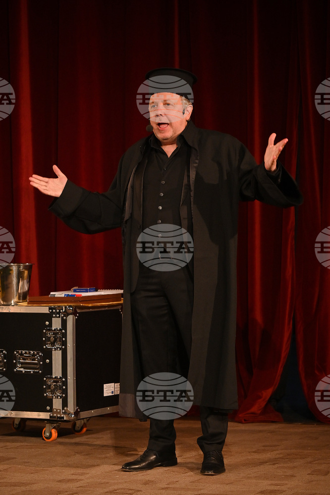 Ненчо Илчев представи в Лом спектакъла „Смях в повече“ като част от фестивала „Смехотерапия“