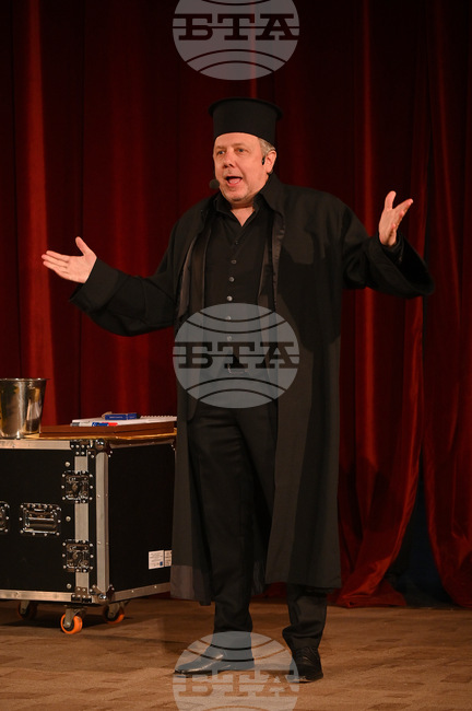 Ненчо Илчев представи в Лом спектакъла „Смях в повече“ като част от фестивала „Смехотерапия“