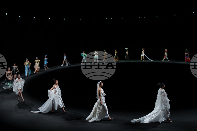 APTOPIX China Fashion Week