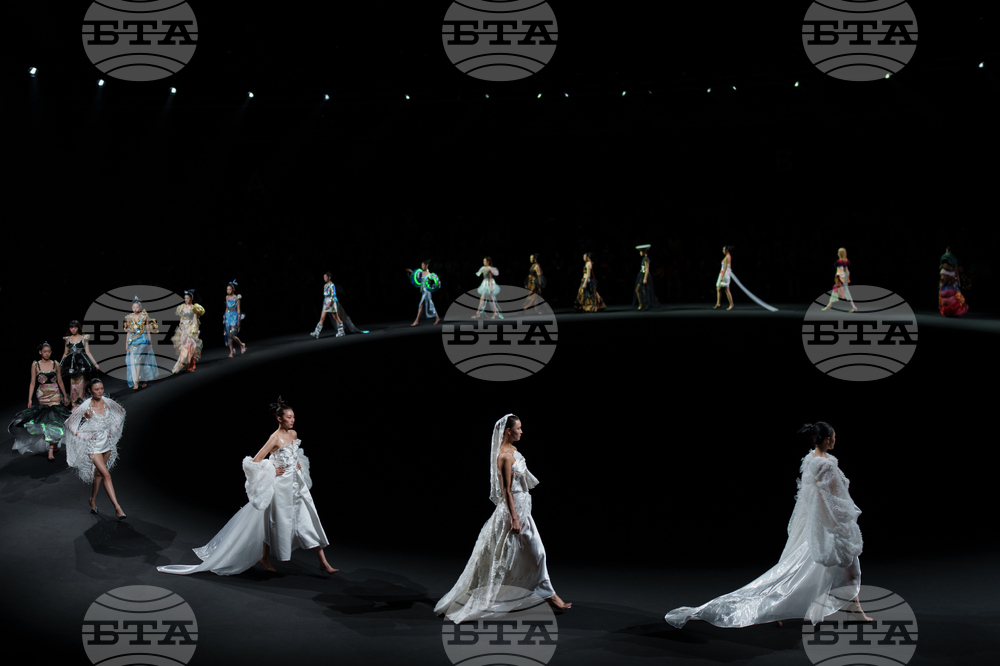 APTOPIX China Fashion Week