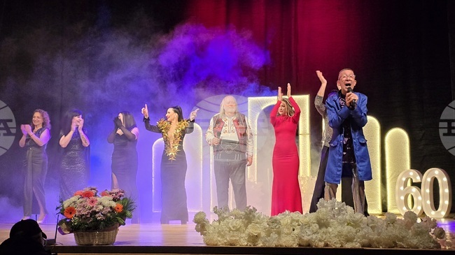 Домът на културата в Гоце Делчев бе домакин на концерта „60 нюанса обич“ на Константин Пашкулев и приятели 