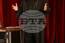 Лом - фестивал „Смехотерапия. Седем дни на хумора и сатирата в Лом“ - Ненчо Илчев - „Смях в повече“ - спектакъл