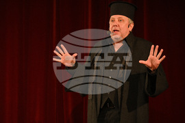 Лом - фестивал „Смехотерапия. Седем дни на хумора и сатирата в Лом“ - Ненчо Илчев - „Смях в повече“ - спектакъл