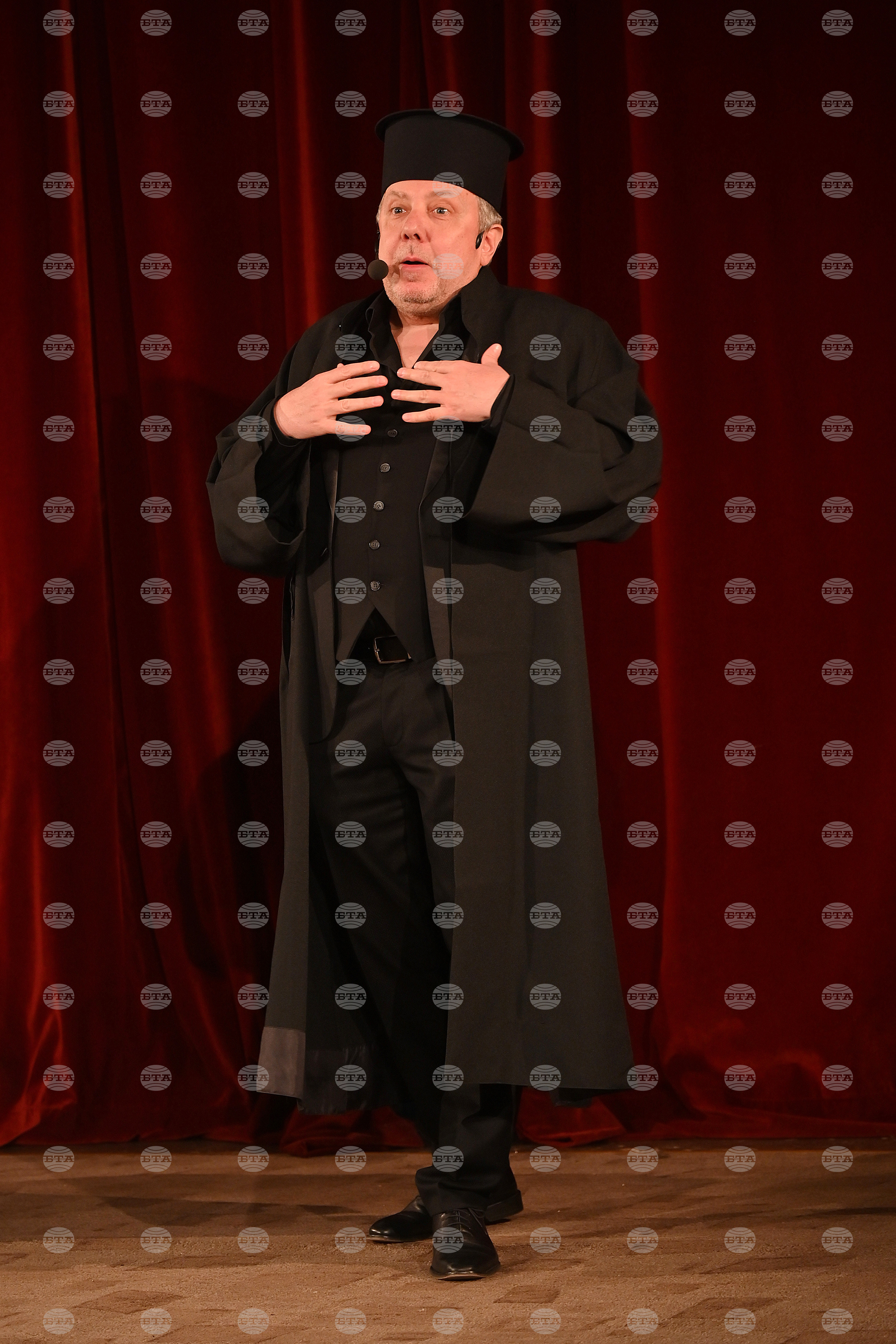 Лом - фестивал „Смехотерапия. Седем дни на хумора и сатирата в Лом“ - Ненчо Илчев - „Смях в повече“ - спектакъл