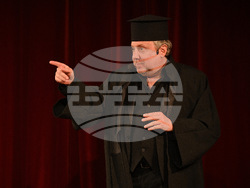 Лом - фестивал „Смехотерапия. Седем дни на хумора и сатирата в Лом“ - Ненчо Илчев - „Смях в повече“ - спектакъл