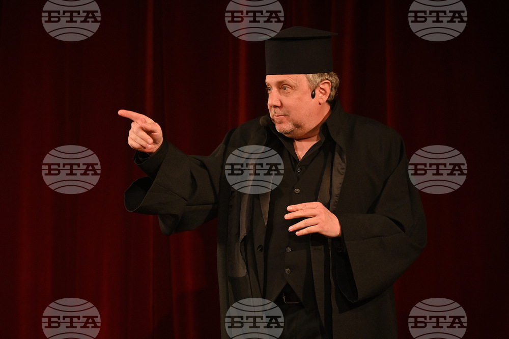 Лом - фестивал „Смехотерапия. Седем дни на хумора и сатирата в Лом“ - Ненчо Илчев - „Смях в повече“ - спектакъл