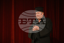 Лом - фестивал „Смехотерапия. Седем дни на хумора и сатирата в Лом“ - Ненчо Илчев - „Смях в повече“ - спектакъл