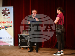 Лом - фестивал „Смехотерапия. Седем дни на хумора и сатирата в Лом“ - Ненчо Илчев - „Смях в повече“ - спектакъл