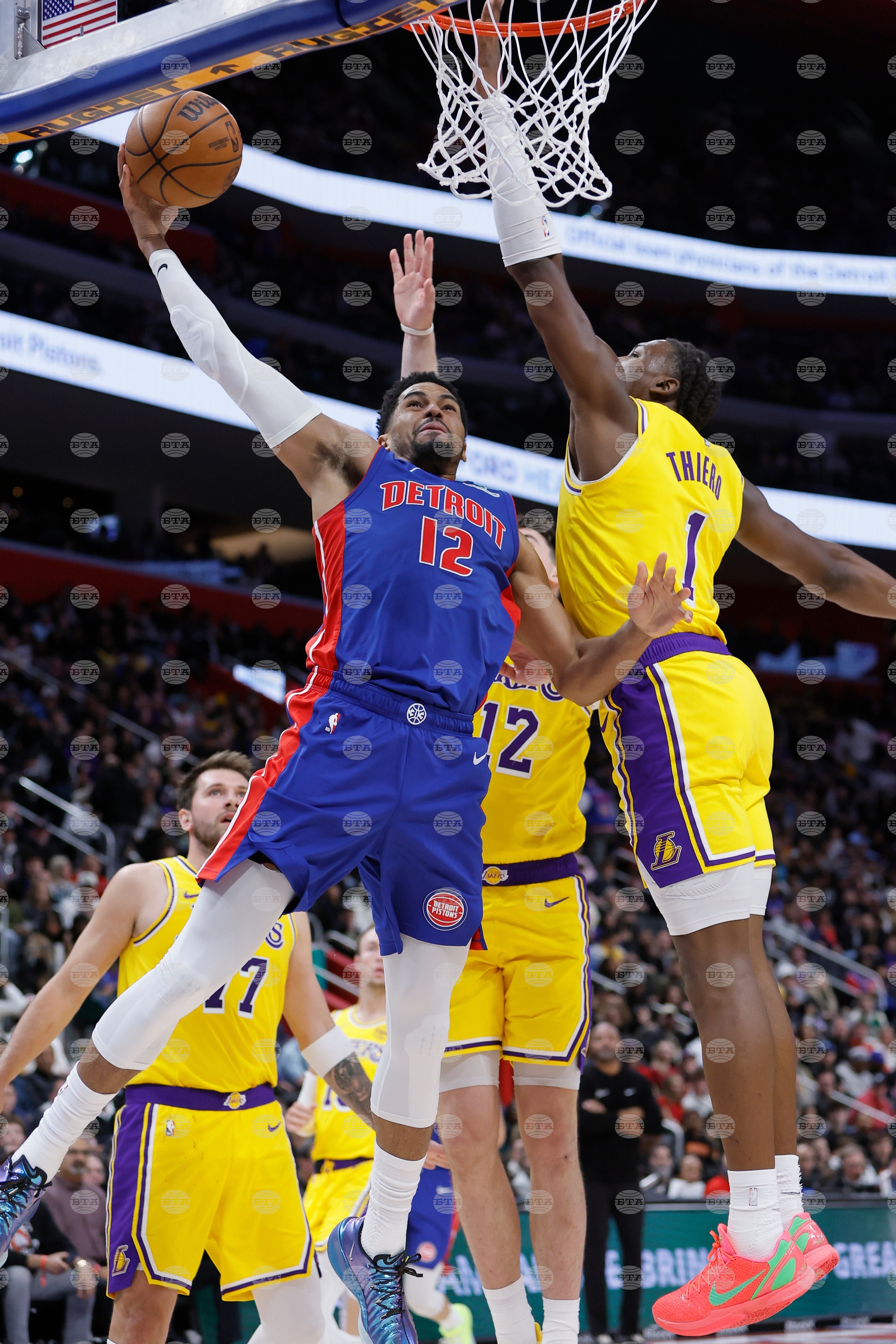 Lakers Pistons Basketball