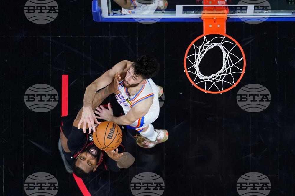 Thunder 76ers Basketball