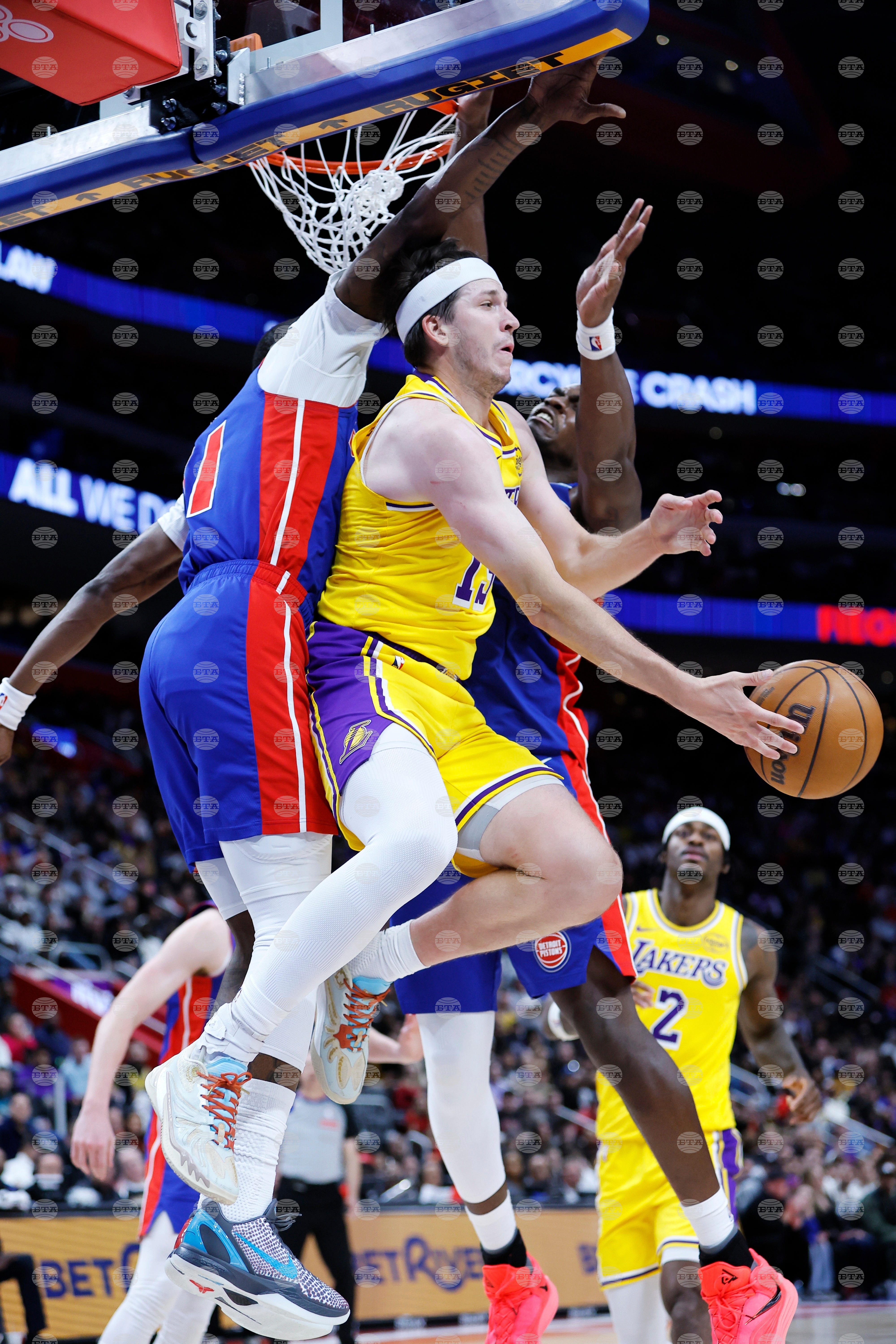 Lakers Pistons Basketball
