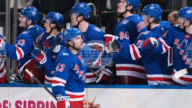 Ню Йорк Рейнджърс спечели домакинството си срещу Чикаго в Националната хокейна лига