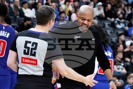 Lakers Pistons Basketball