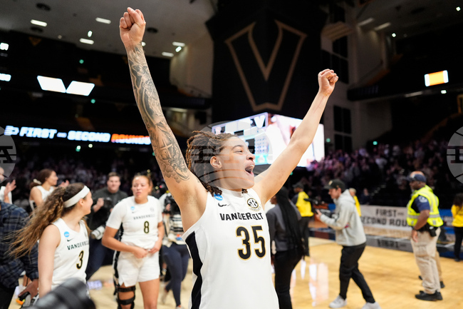 APTOPIX NCAA Illinois Vanderbilt Basketball