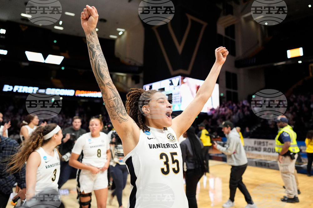 APTOPIX NCAA Illinois Vanderbilt Basketball