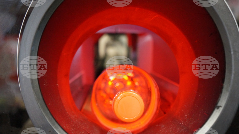 Пловдив - автомат за обратно приемане на пластмасови бутилки и кенове