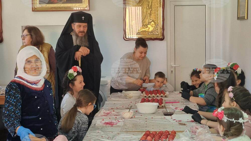 Силистра - боядисване на великденски яйца
