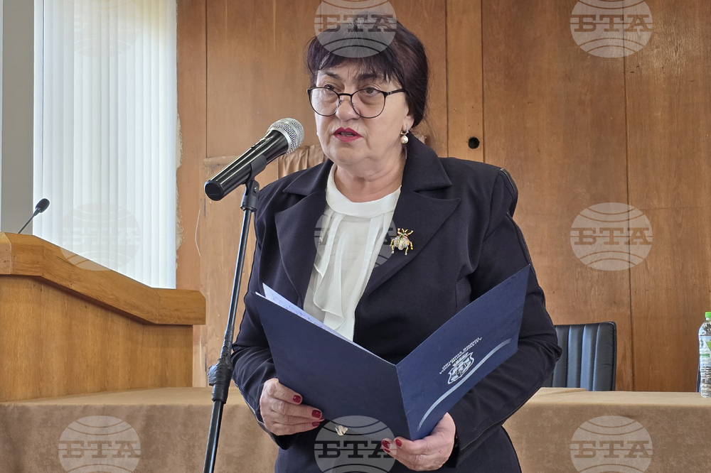 Видин - младежка заетост - връчване на трудови договори