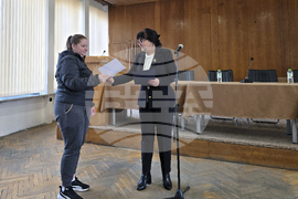 Видин - младежка заетост - връчване на трудови договори