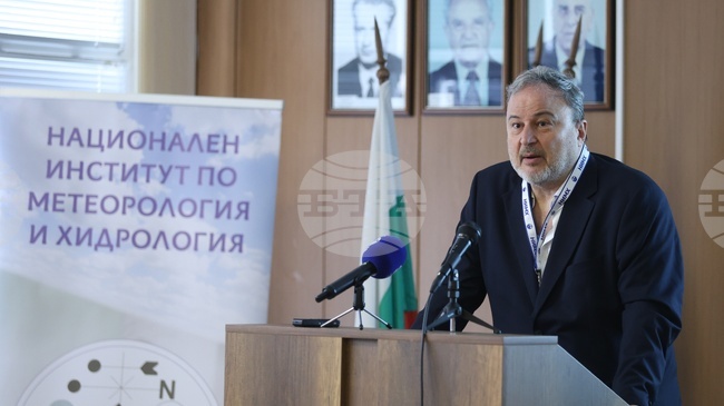 НИМХ е с много дълга история и е част от Световната метеорологична организация, каза директорът на института доц. Илиан Господинов