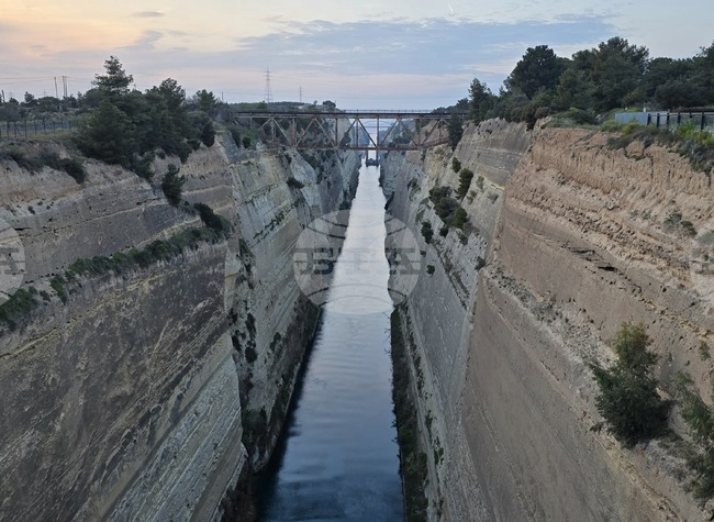 Гърция - Коринт - Коринтски канал - корабоплаване