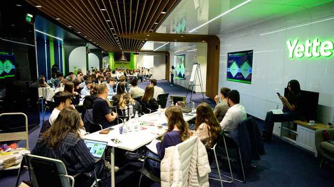 Близо 70 ученици са разработвали бизнес идеи в практически уъркшоп на „Йеттел“ 