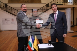 Национален археологически музей  - серия пощенски марки - тракийско наследство