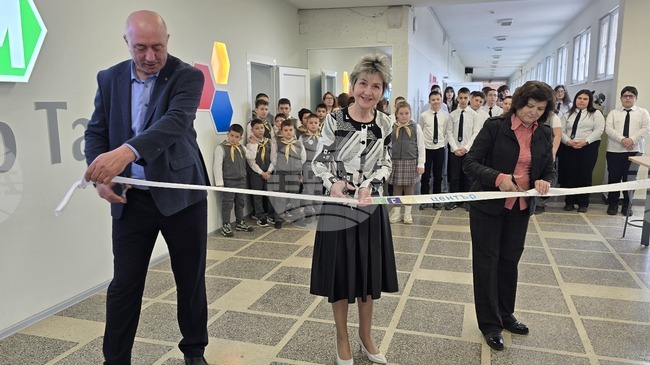 Нов STEM център бе открит в Иновативно средно училище „Димитър Талев“ в Добрич