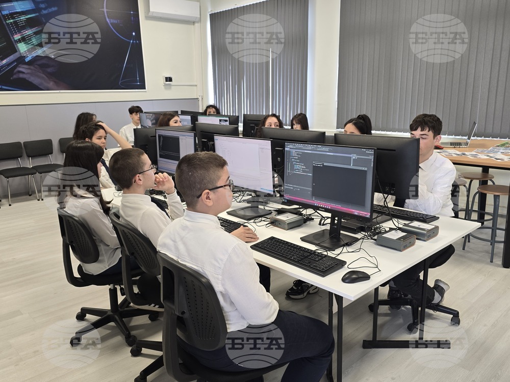 Добрич - училище „Димитър Талев“ - STEM кабинети