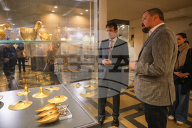 Национален археологически музей  - серия пощенски марки - тракийско наследство