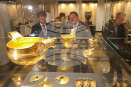 Национален археологически музей  - серия пощенски марки - тракийско наследство