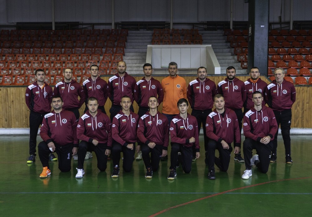 ХК „Осъм“ протяга ръка към бронзовите медали на Разпети петък