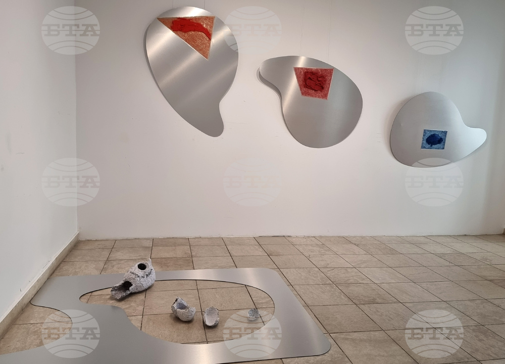 Варна - Светослава Георгиева и Галина Станева - изложба „Присъствие и липси“