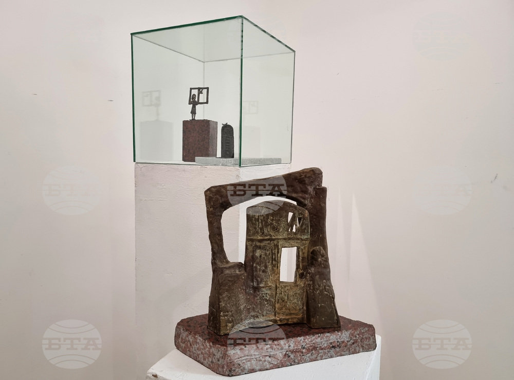 Варна - Светослава Георгиева и Галина Станева - изложба „Присъствие и липси“