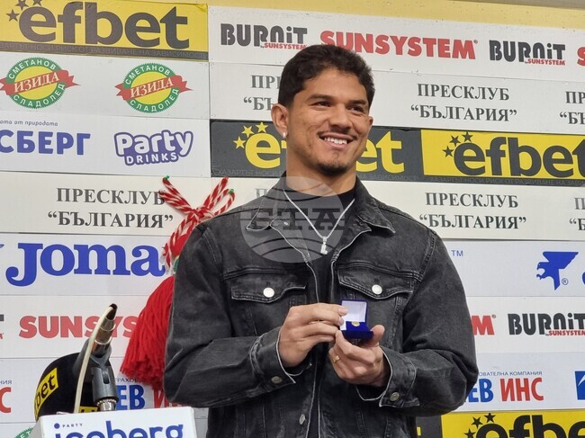 Малко опит и спокойствие ни липсват за победа срещу Лудогорец, смята Евертон Бала