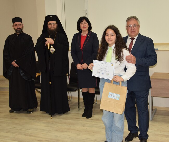 Областният управител на Видин награди отличените участници в традиционния конкурс за ученическо есе и рисунка, посветен на Световния ден на водата 