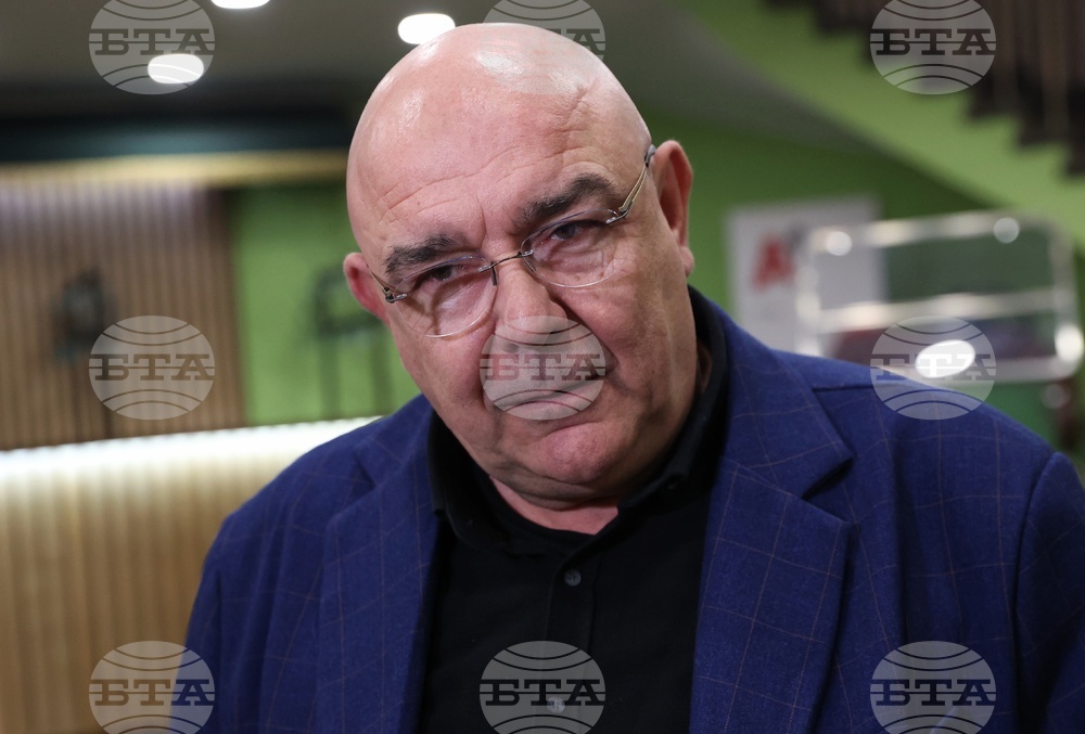 Сатиричен театър - маски - откриване