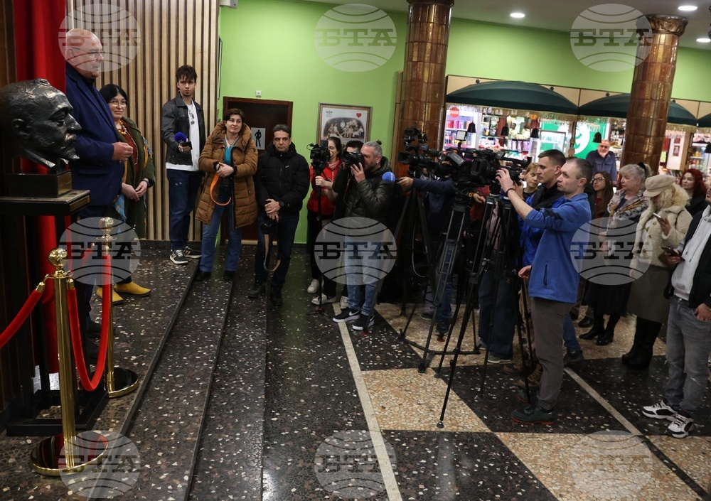 Сатиричен театър - маски - откриване