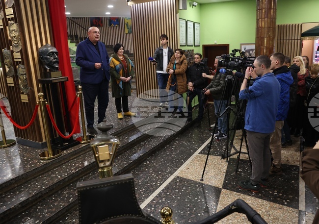 Сатиричен театър - маски - откриване