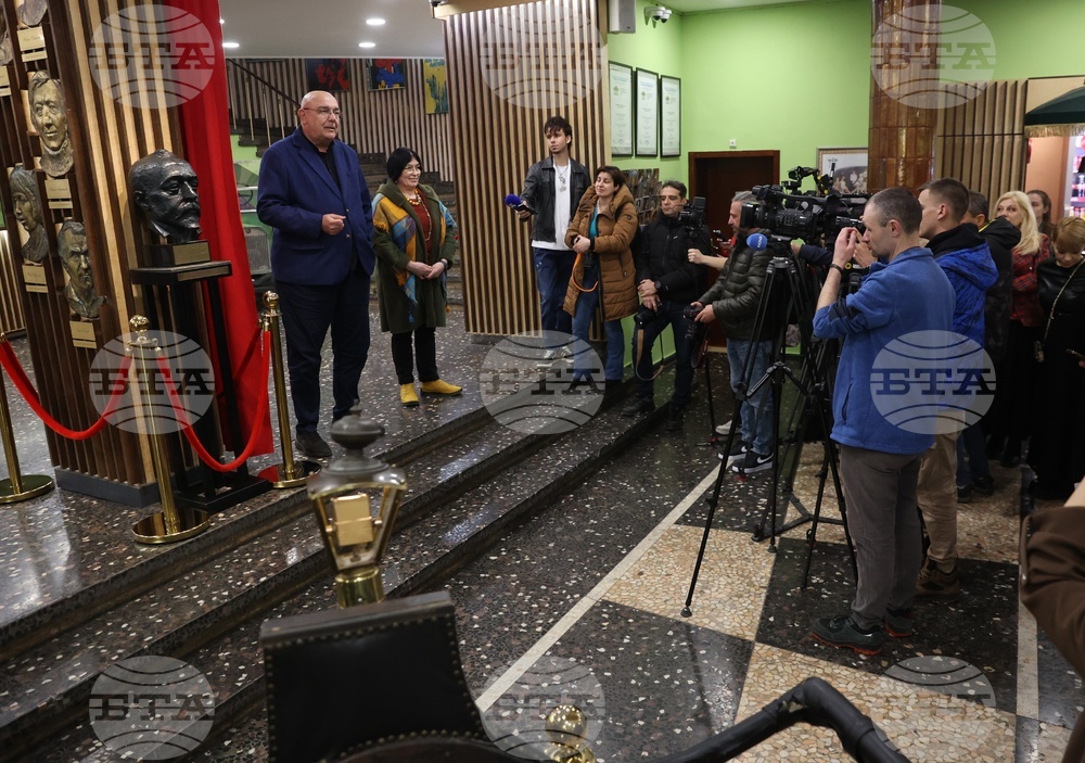 Сатиричен театър - маски - откриване