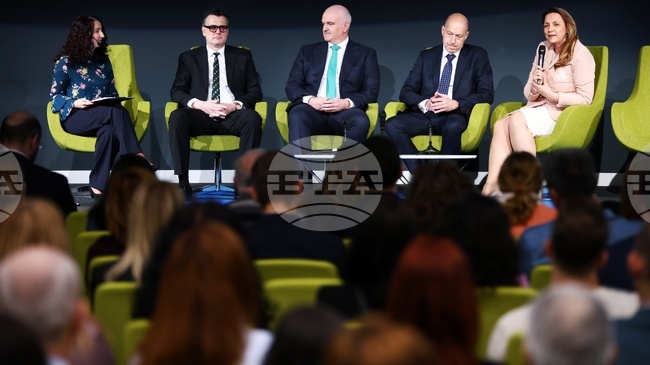 Ползите от членството в еврозоната тепърва ще се усещат от граждани и бизнес, смятат представители на банковия сектор