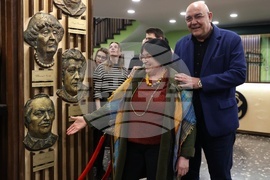 Сатиричен театър - маски - откриване